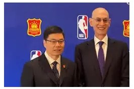 开云体育在线-年轻球员崭露头角，挑战老将地位()