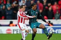 开云中国-克里斯塔尔宫战平斯托克城，积分榜位置保持不变()