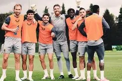 埃弗顿客场惨败，球队陷入保级危机()