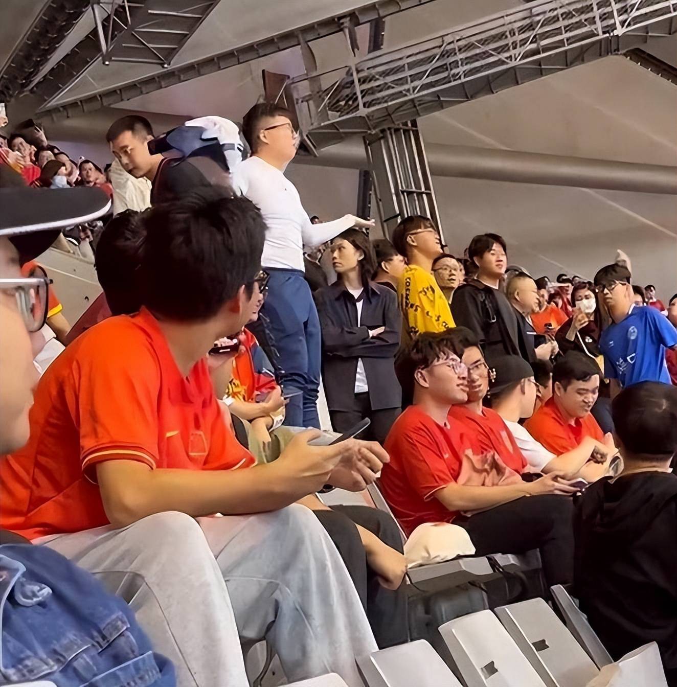 开云app在线下载-巴黎圣日耳曼球员涉嫌欺凌，引发舆论热议的简单介绍  第2张