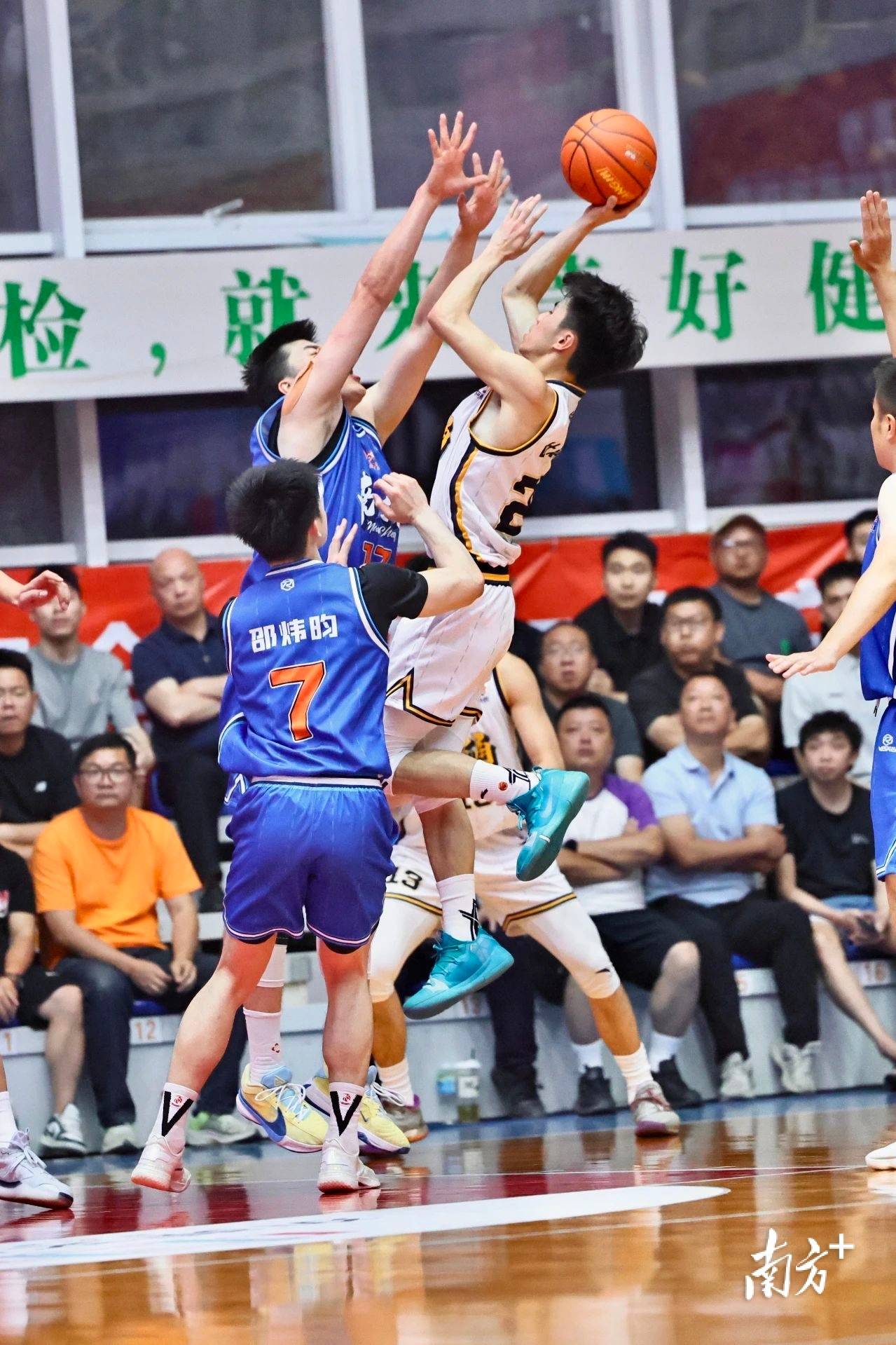 开云-主力球员合作默契！篮球联赛比赛连胜不断()  第1张