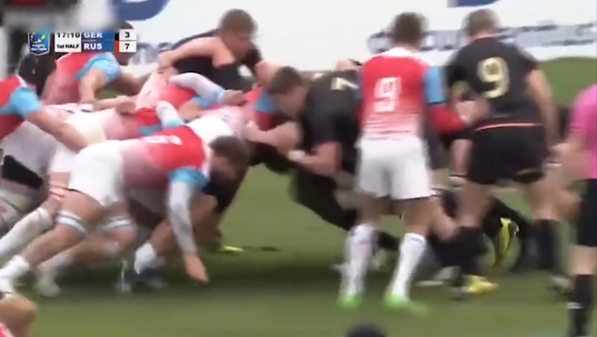 开云-马德里德比再现激烈场面球迷尖叫声不断() 第2张 开云-马德里德比再现激烈场面球迷尖叫声不断() 第2张