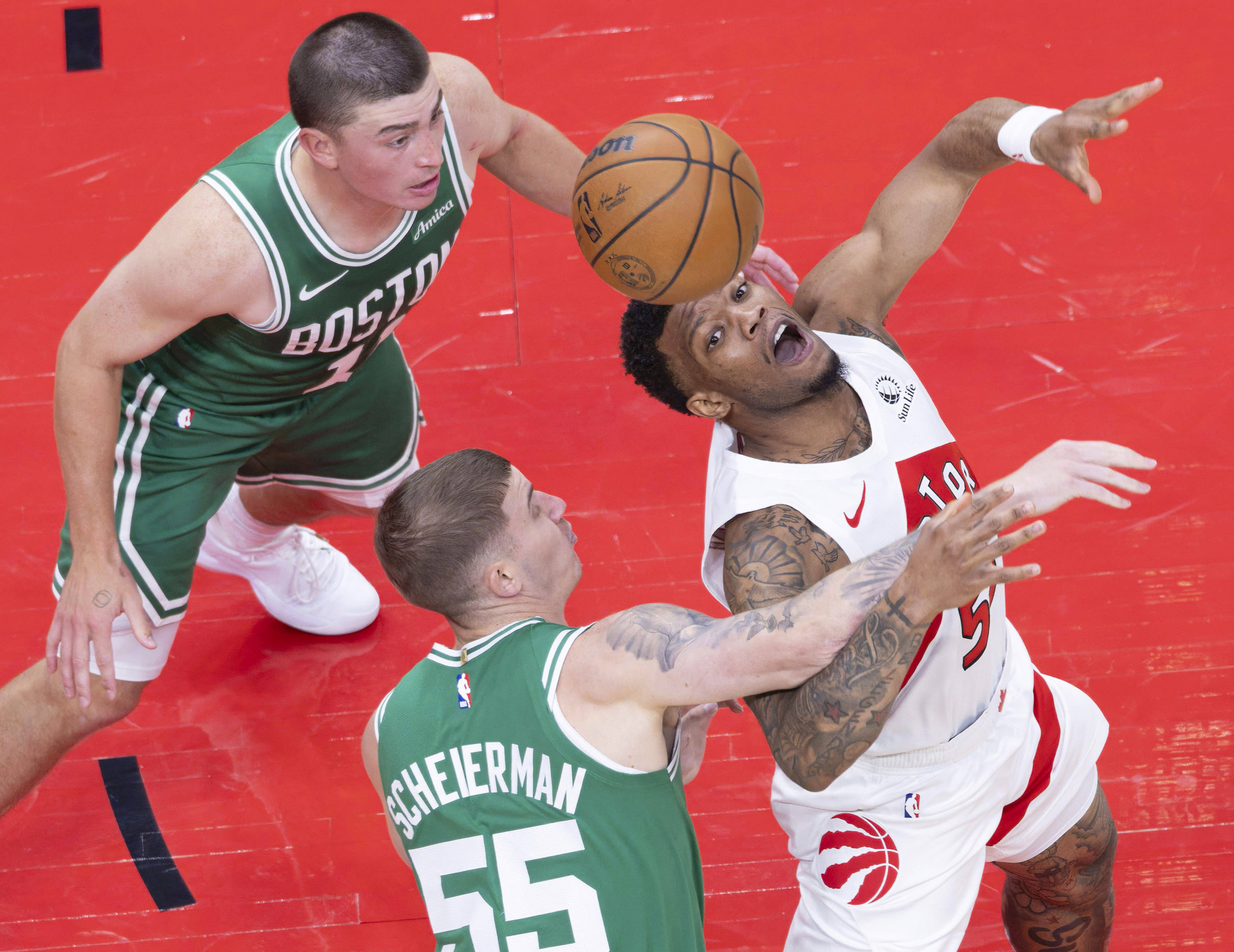 开云sports-球队新战术大获成功，备战季后赛()  第2张