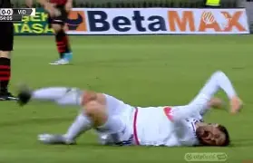 开云体育app-足球赛场上双方的高超技艺将比赛推向高潮()  第2张