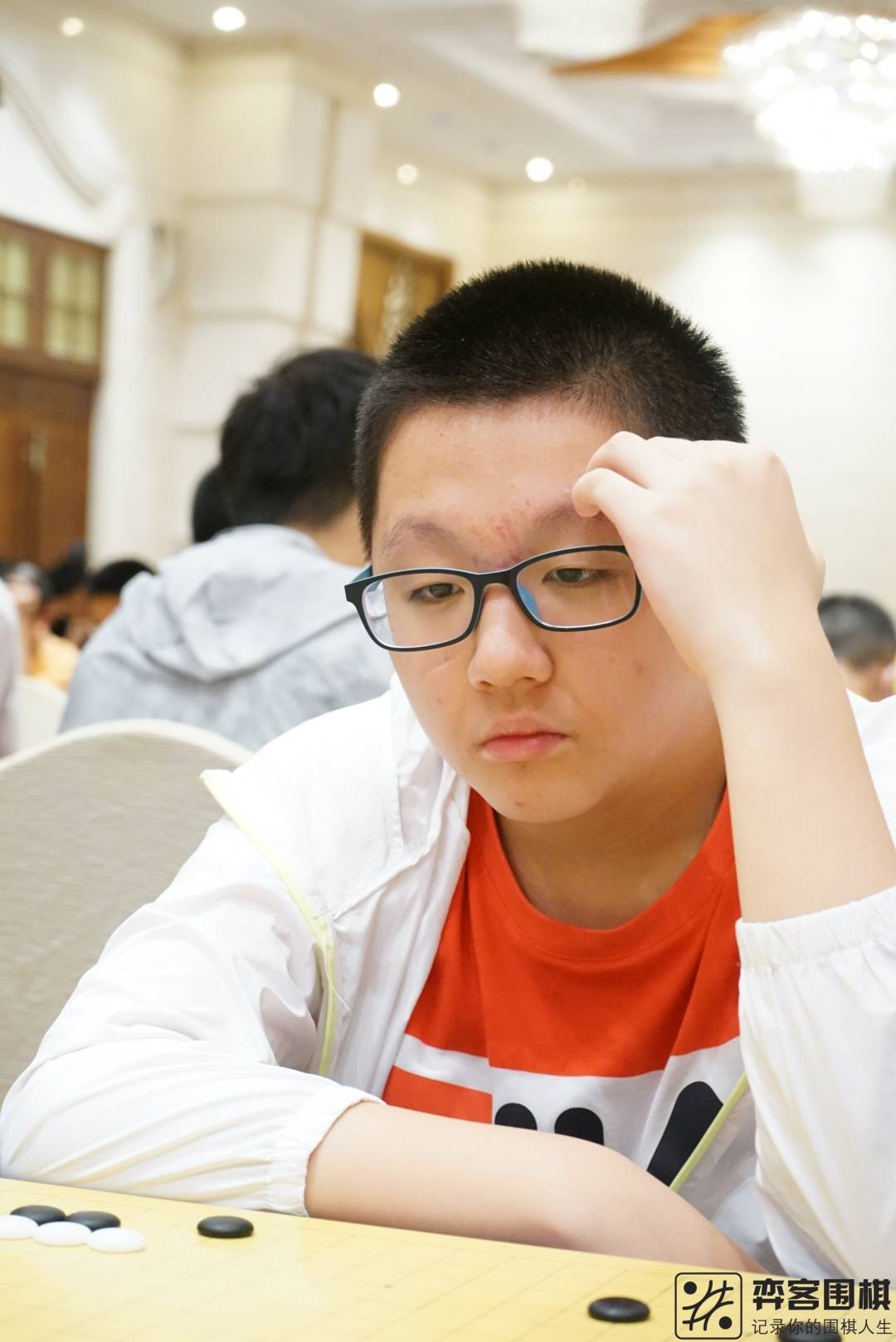 kaiyun sports-决战时刻：比赛进入白热化，胜负难辨()  第2张