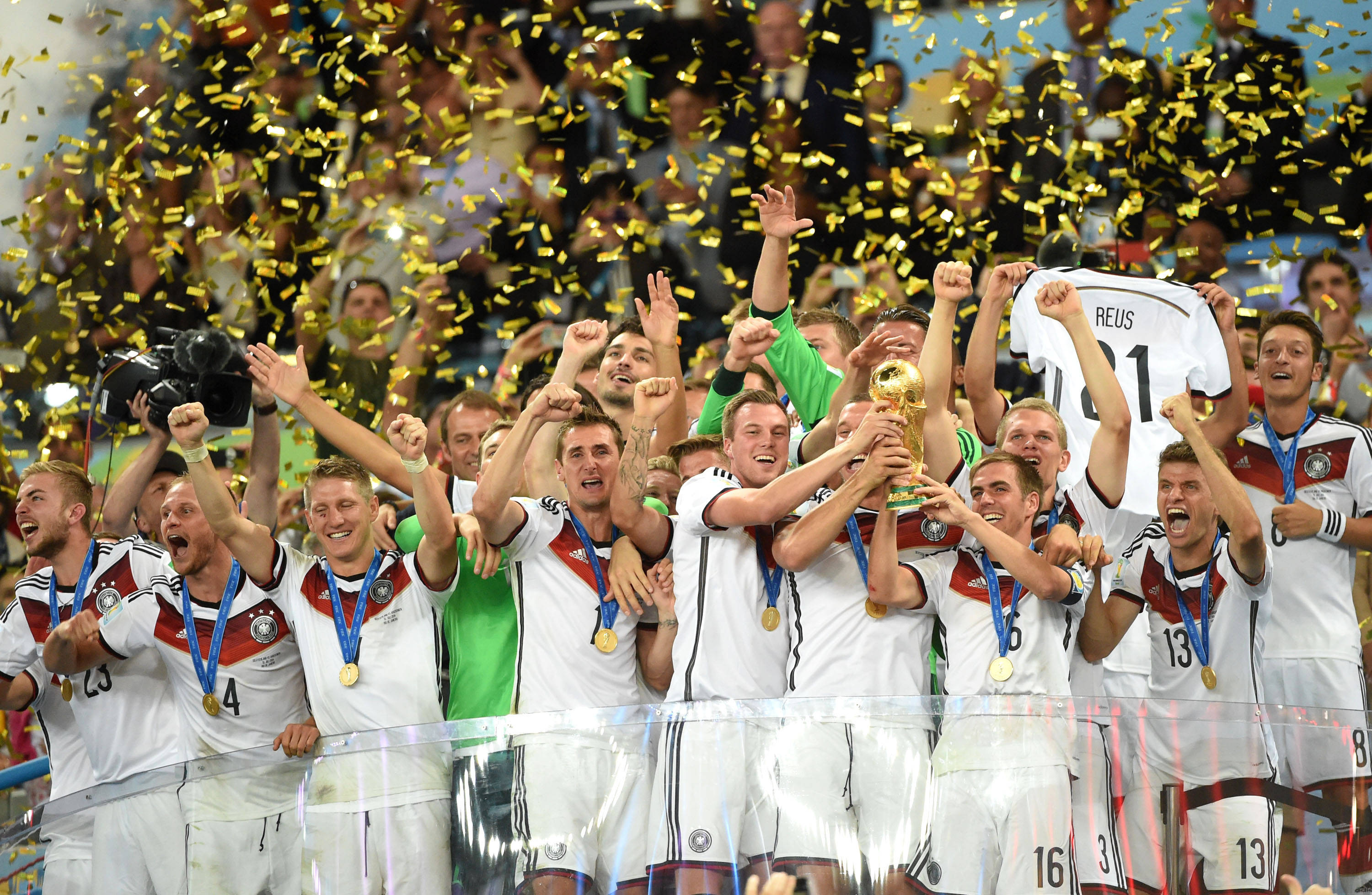 开云体育下载-欧洲球队一触即发的对决，谁将捧起冠军奖杯？()  第1张