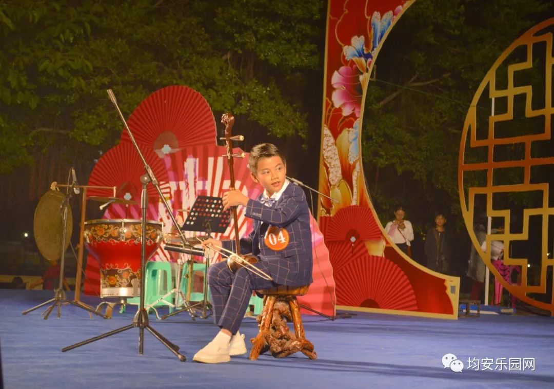 经验老将领衔新秀队，共同打造明日之星()  第2张