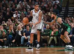 阿尔德里奇受伤退出季后赛，尼克斯队形势严峻()  第1张